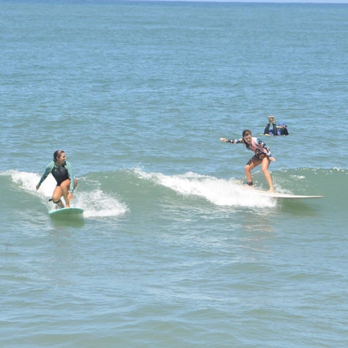 AULAS DE SURF | KAMILA MAR